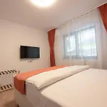 Guest house 3 Baneasa Airport 3*