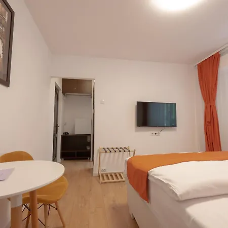 3 Baneasa Airport Guest house